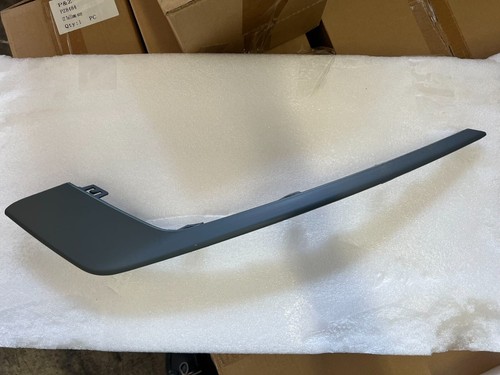 Front grill trim molding - front,