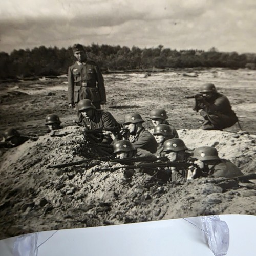 Ww2 photo soldiers trenches - ww2,
