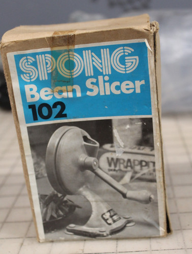Vintage cast iron spong - vintage, bean