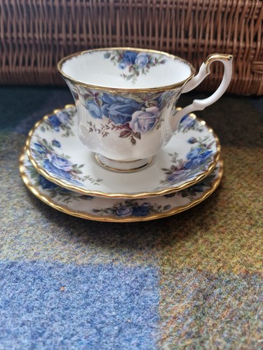 Royal albert bone china trio - albert,