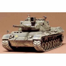 TAMIYA 35064 West German Leopard Tank 1:35 Military Model Kit