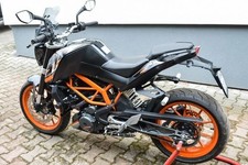 KTM 125 - 390 DUKE REAR STUNT WHEELIE FOOTREST PEGS SUBFRAME  2017 ONWARDS