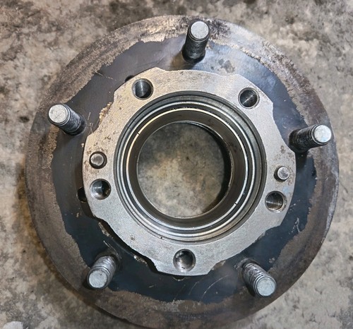 Daihatsu fourtrak front hub - fourtrak, 5