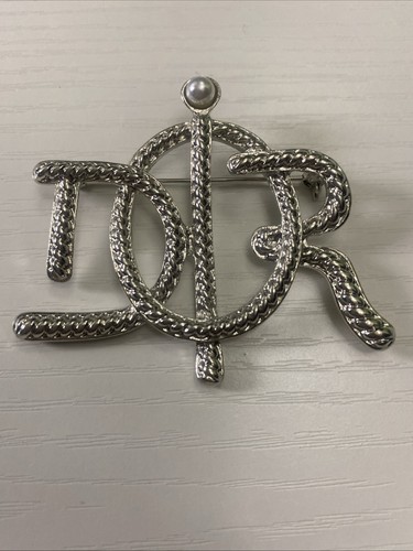 Elegant brooch pin - elegant, by