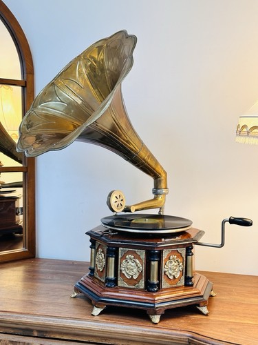 His master voice antique - master’s,