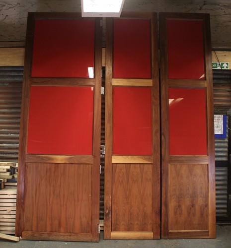 Large solid walnut - solid,