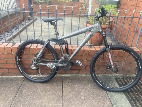 Mountain bike full - mountain,