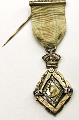 Antique gilded silver queen - gilded,