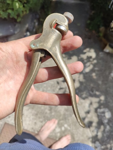 All brass eclipse - brass, saw