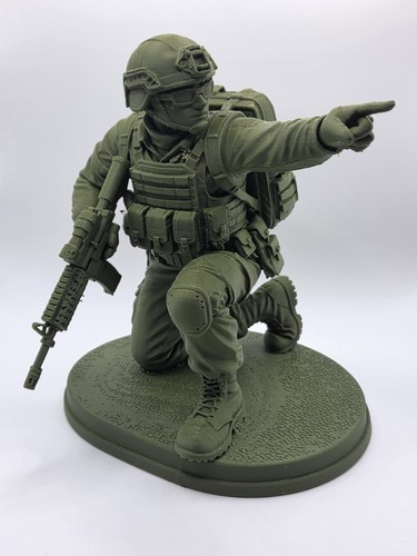 Kneeling army soldier - 3d,