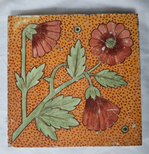 CHARMING ANTIQUE 6 INCH HAND PAINTED ARTS & CRAFTS TILE. (G)