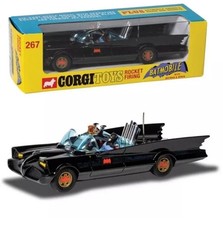 Corgi RT26701 Batmobile with