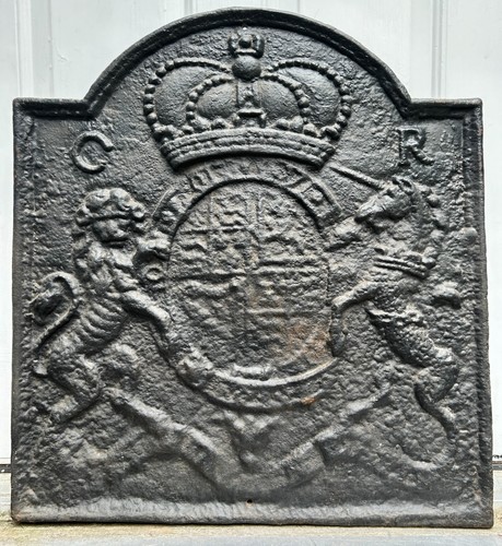 Cast iron fireback coat - iron, of