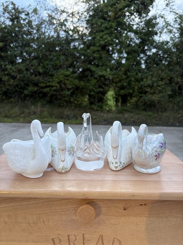 Vintage swan figurines - swan, /