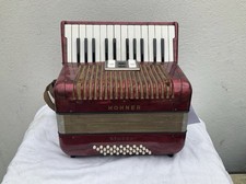 Horner Student 32 Bass Keys 26 Piano Keys Good Condition