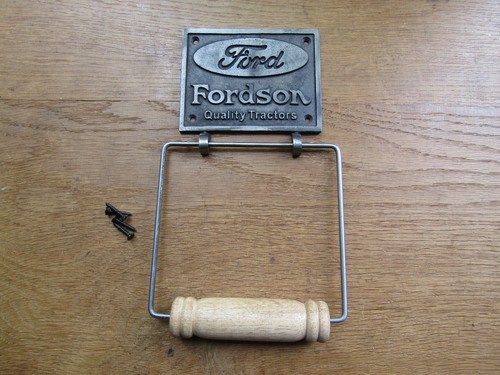 Rustic toilet roll - rustic, cast