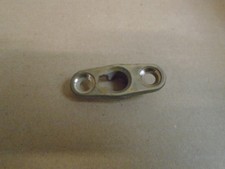 Triumph STAG ** HOOD LOCK DOWN PLATE **RH 622240 fits in top of windscreen frame