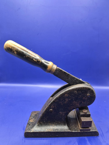 Unusual vintage cast iron - unusual,