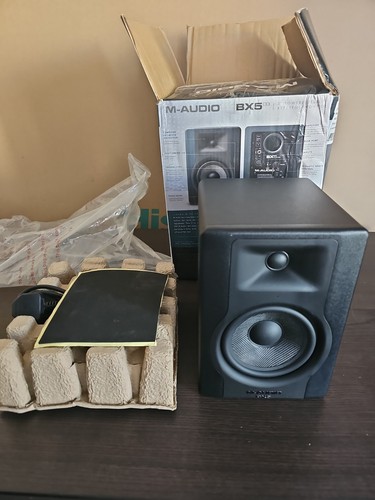 Audio bx5 studio - m, powered