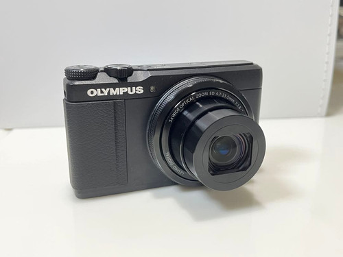 Olympus compact digital - xz-1,
