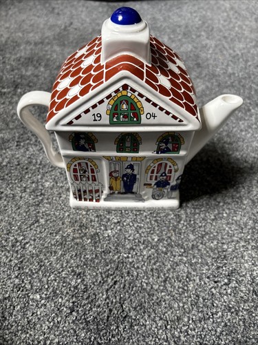 Wade teapot police - police, station