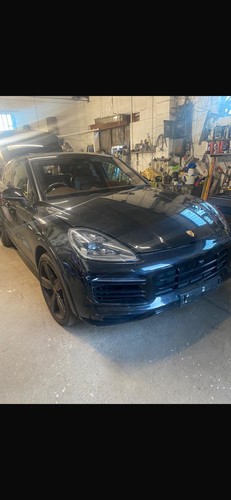 Porsche cayenne breaking 2022 - porsche,