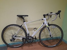 GIANT DEFY 700c road bike.