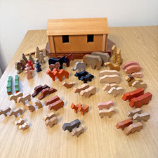 ZH8: Wooden Noah's Ark with