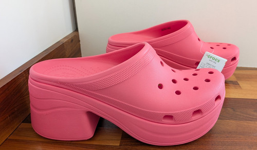 New crocs siren pink - new,