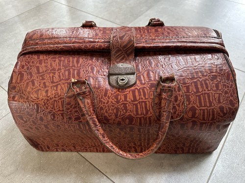 Vintage crocodile embossed - vintage,