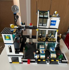 LEGO CITY POLICE STATION 7744 (2008) plus 7 additional sets