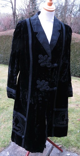 Victorian style black velvet - victorian,