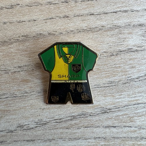 Manchester united pin badge - united,