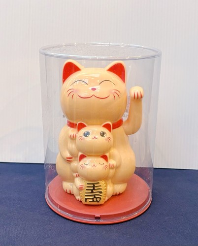Chinese lucky waving cat - lucky,