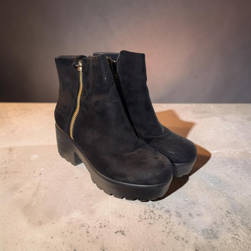 Glossy black faux suede - glossy,