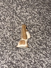 This is a vintage Szeiler