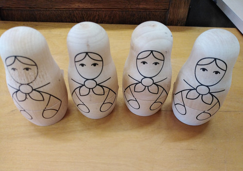 Sets dolls unpainted - 4,