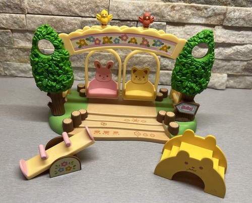 Sylvanian families nursery - families,