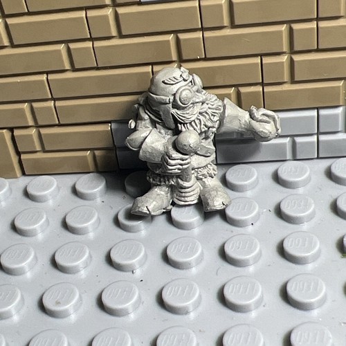 Old warhammer dwarf - old,