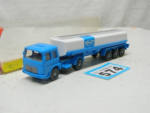 Wiking man artic with - man,