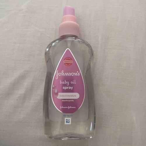 Johnson baby oil spray - oil,