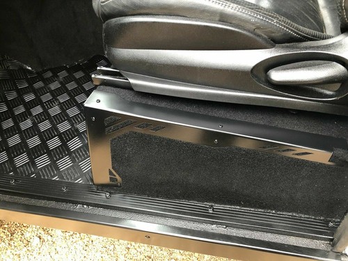 Steel seat box corner - box,
