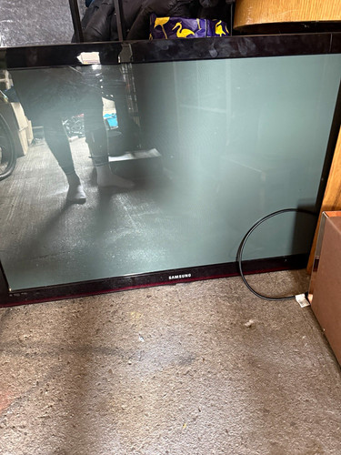 Samsung 42in plasma - samsung,
