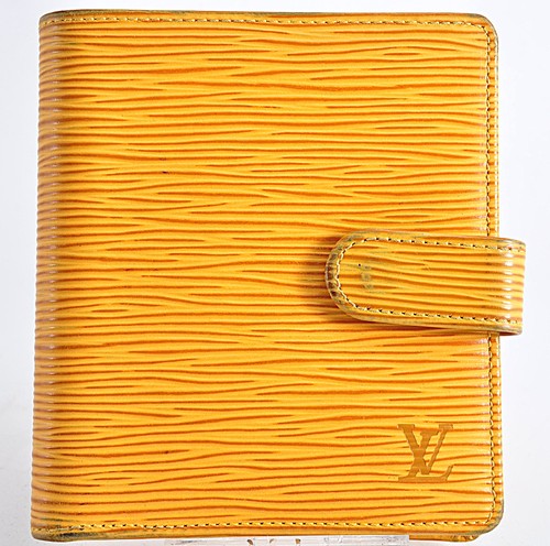 Louis vuitton epi - louis, bi-fold