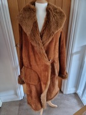 Real Sheepskin Shearling Lady's coat excelent condition with hood 12-16