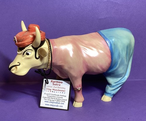 Cow parade karmoo - cow,