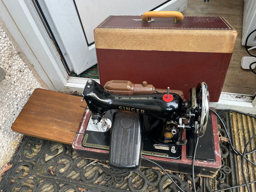 Vintage singer sewing machine - singer,