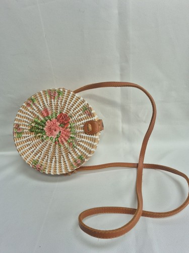 Womens round straw - round,