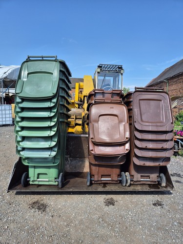 Wheelie bin compactor - wheelie,