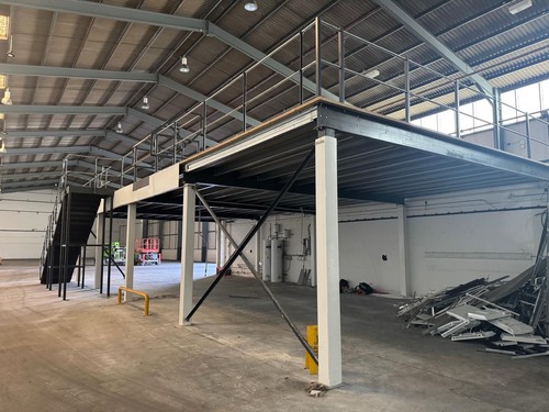 Mezzanine floor 150m - mezzanine,